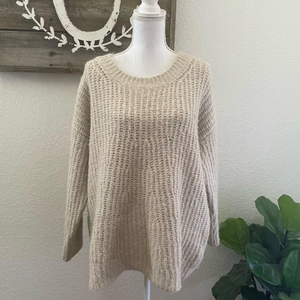 Anthropologie beige cozy knit wool blend sweater made in Italy size L petite‎